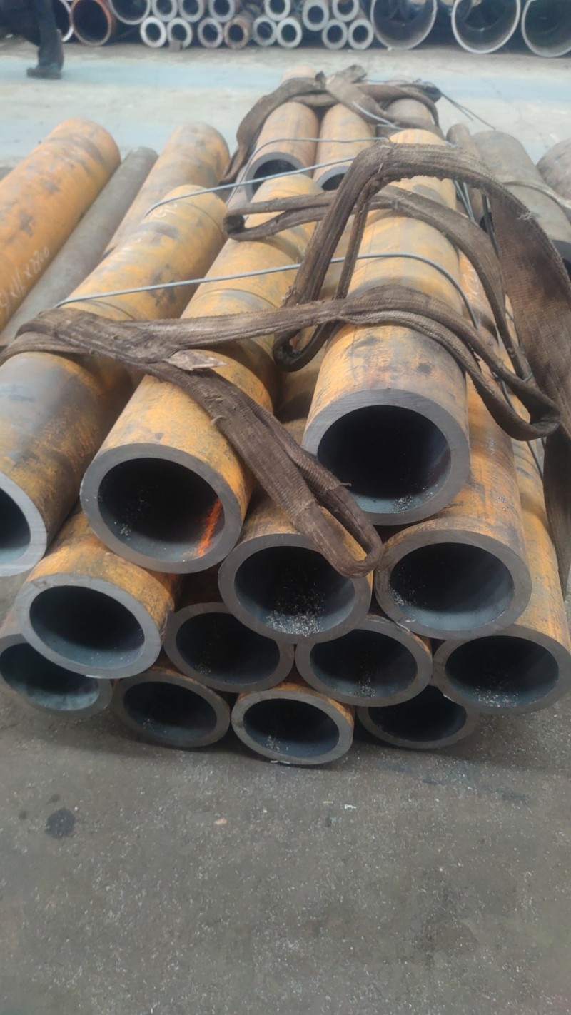 烟台烟台烟台15CrMoG无缝钢管切割